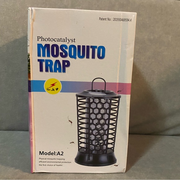 Black Photocatalyst Mosquito Trap - Picture 1 of 1
